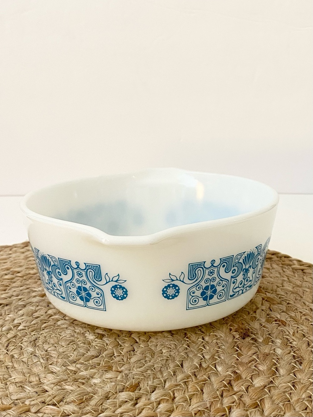 vintage PYREX Horizon 1.5 pint Casserole Dish (472) in Blue & White - Picture 5 of 8